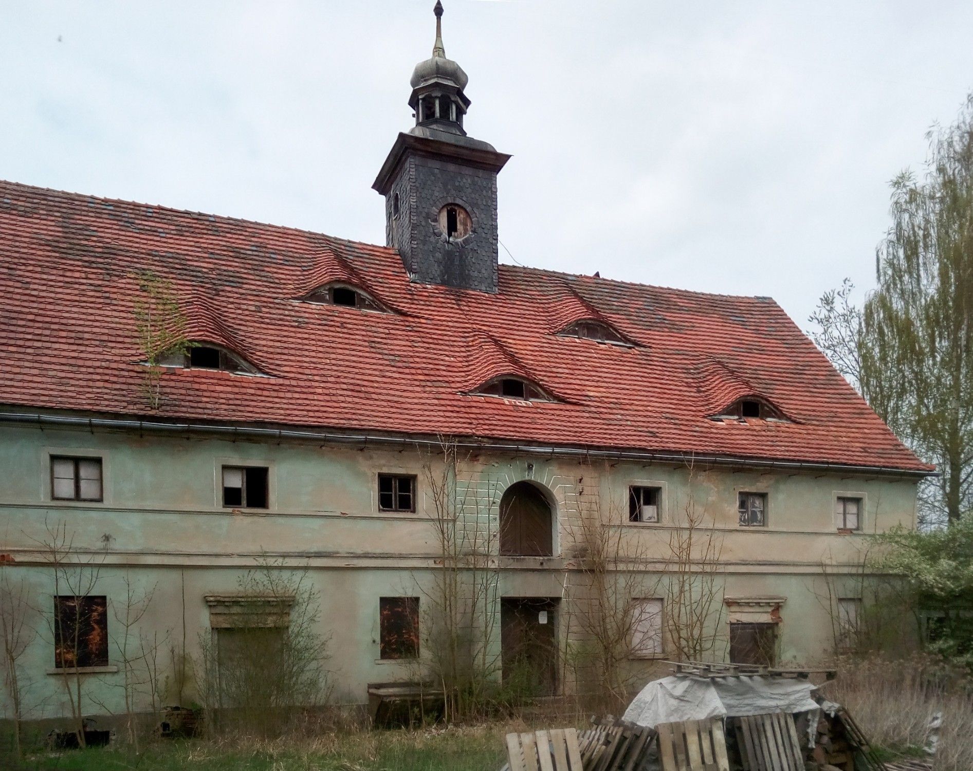 Images Historische graanschuur en oude distilleerderij