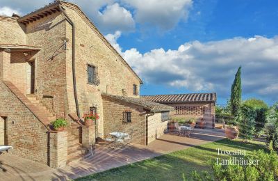 Plattelandswoning te koop Asciano, Toscane, RIF 2992 Rustico mit Terrasse