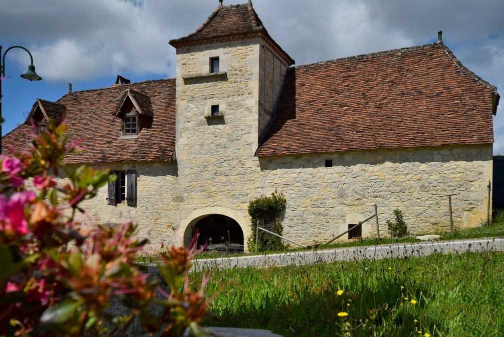 Images Former winery with manor and vacation home, Quercy region