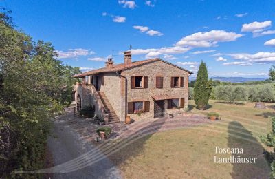 Vastgoed, Charmante boerderij midden in de Toscaanse heuvels