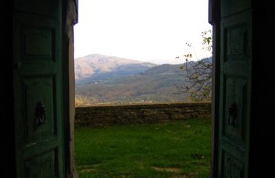 Kasteel te koop San Leo Bastia, Palazzo Vaiano, Umbria, Ingang