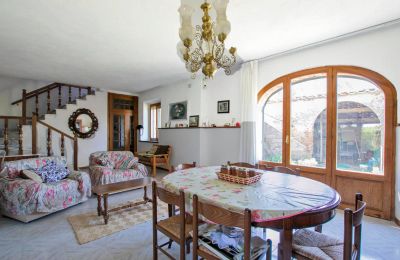 Boerderij te koop Asciano, Toscane, RIF 2982 Wohnbereich mit Zugang zum Innenhof