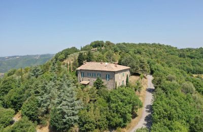 Historische villa te koop 06024 Gubbio, Umbria, Dronefoto