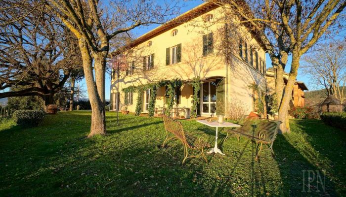 Historische villa te koop Città di Castello, Umbria,  Italië