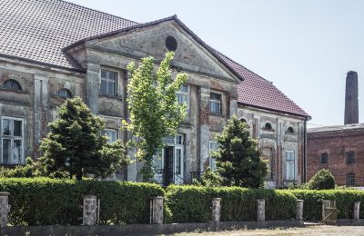 Kasteel te koop Przybysław, województwo zachodniopomorskie, Vooraanzicht