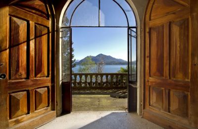 Historische villa te koop 28838 Stresa, Via Giuseppe Mazzini, Piemonte, Ingang