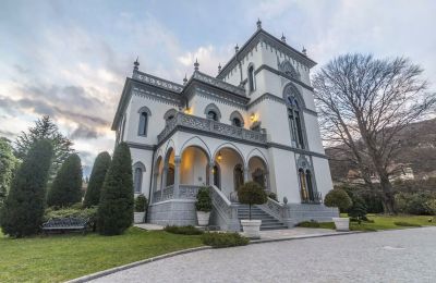 Historische villa te koop 28040 Lesa, Piemonte, Buitenaanzicht