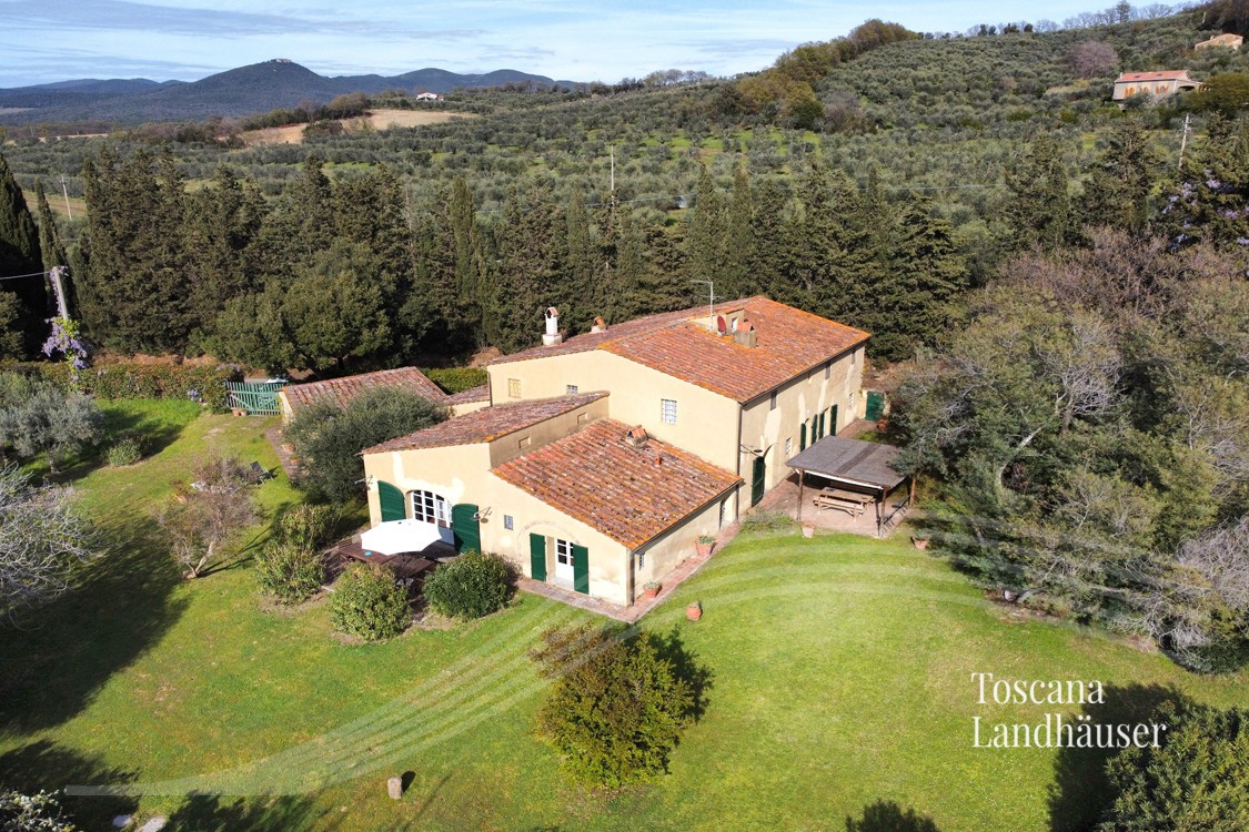 Images Antiek landhuis in de wijngaarden van Bolgheri