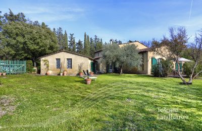 Plattelandswoning te koop Castagneto Carducci, Toscane, RIF 3057 Blick auf Gebäude