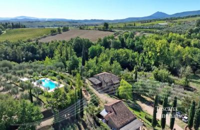 Plattelandswoning te koop Chianciano Terme, Toscane, RIF 3061 Anwesen und Pool