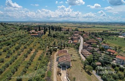 Plattelandswoning te koop Cortona, Toscane, RIF 3085 Landhaus und Umgebung