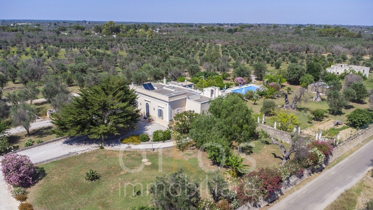 Images Stijlvolle villa met paradijselijke tuin en sinaasappelgaard in Oria