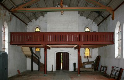 Vastgoed, Uniek landgoed met kerk en klein kasteel