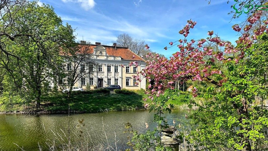 Images Classicistisch landhuis in Gola bij Gostynin, Wielkopolska