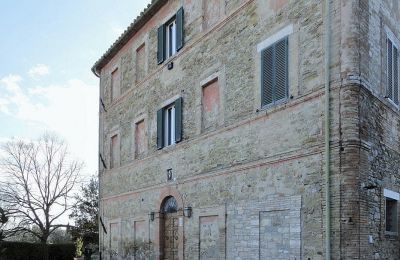 Historische villa te koop 06063 Magione, Umbria, Vooraanzicht