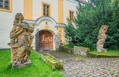 Vastgoed, Uitzonderlijk vastgoed in de buurt van Praag: Fort in Třebotov