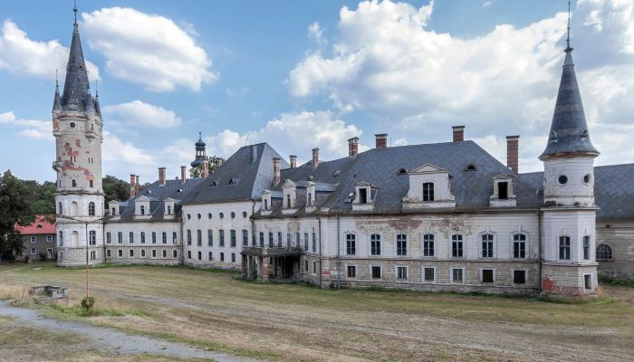 Kasteel te koop Bożków, województwo dolnośląskie,  Polen