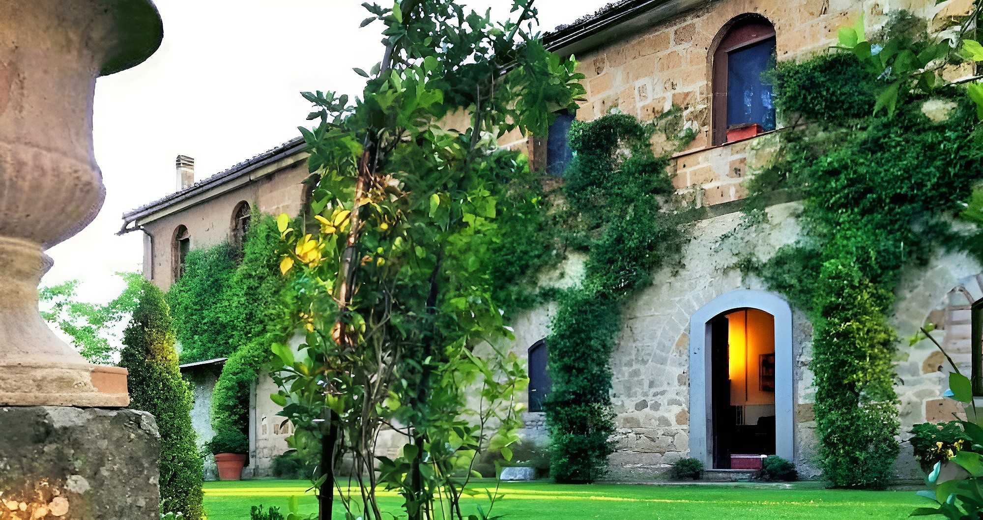 Images Karaktervolle villa in Lazio met droomachtige tuin