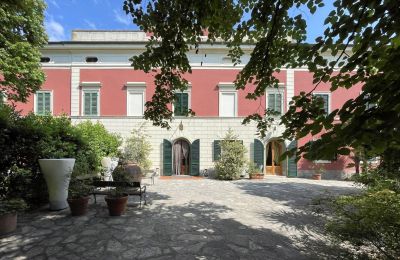 Historische villa te koop Lavaiano, Toscane, Vooraanzicht