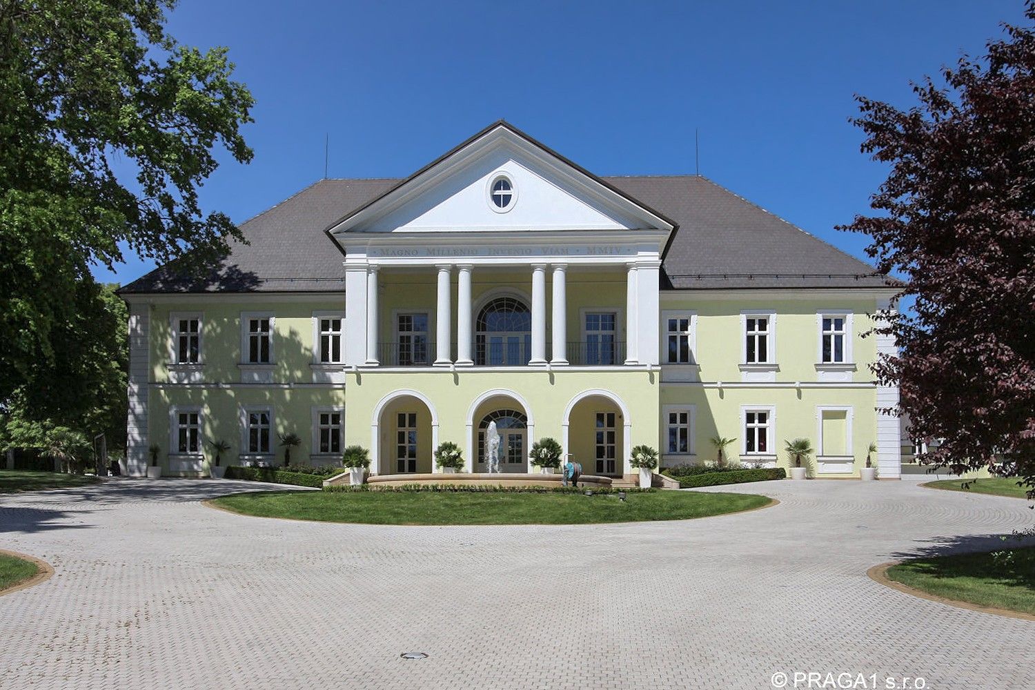 Images Barok kasteel bij Praag