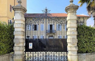 Historische villa te koop Verbano-Cusio-Ossola, Intra, Piemonte, Poort