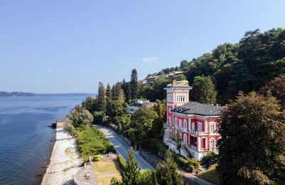 Vastgoed, Stresa: Condominium in villa met privéstrand