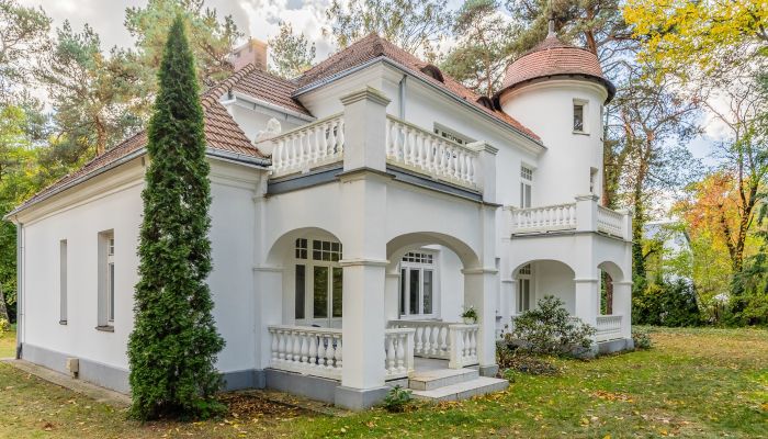 Historische villa Baniocha, województwo mazowieckie