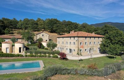 Vastgoed, Toscaans landhuis aan het Lago di Montedoglio