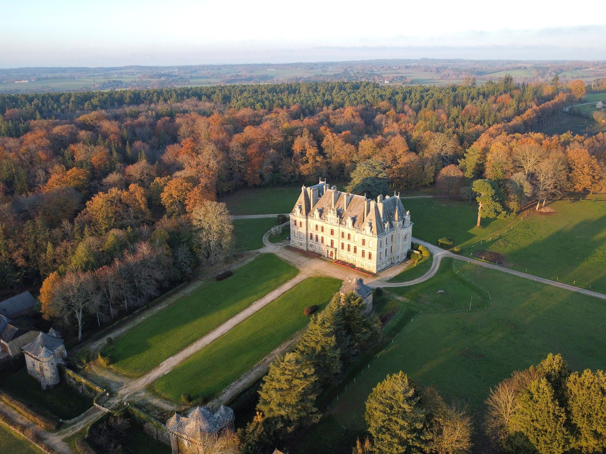 Images Prachtig kasteel in Bretagne met 24 hectare grond