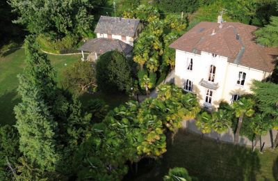 Vastgoed, Art nouveau villa in Merate met bijgebouw en tuin