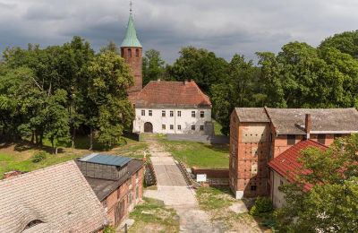 Burcht te koop Karłowice, Zamek w Karłowicach, województwo opolskie, Toegang