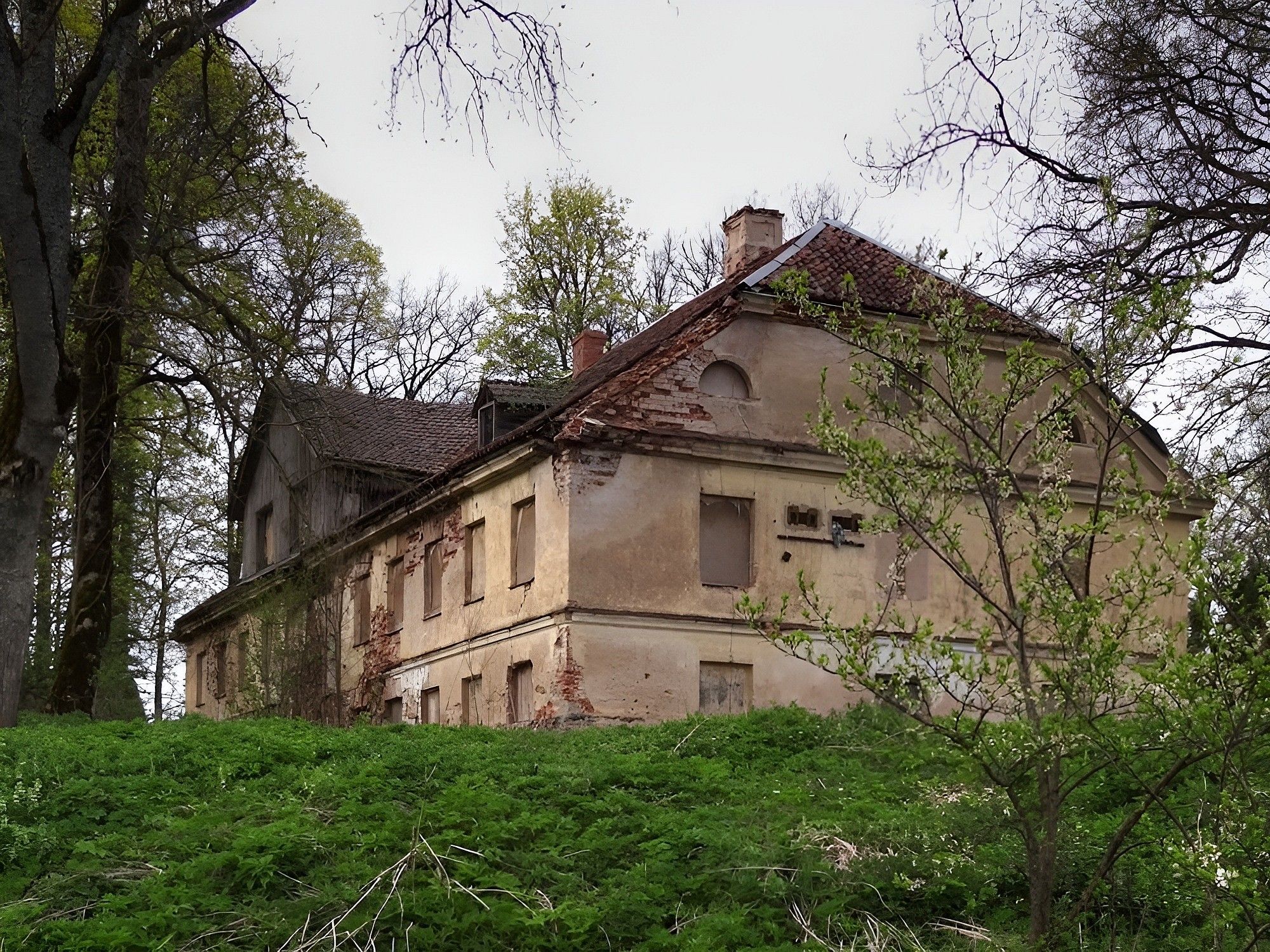 Images Te renoveren landhuis in Upenieki, 92 km van Riga