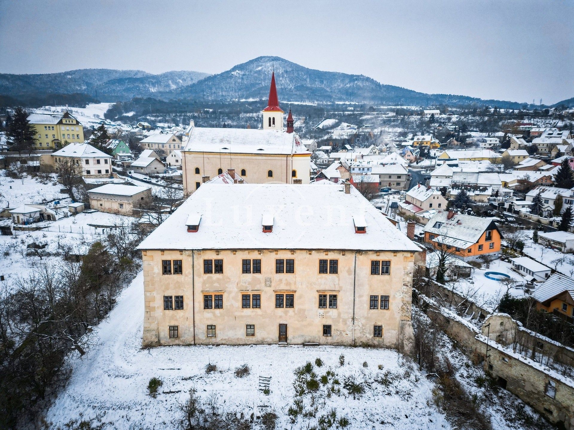 Images Vroegbarok kasteel in Žitenice, Noord-Bohemen