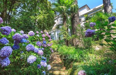 Historische villa te koop Dizzasco, Lombardije, Tuin