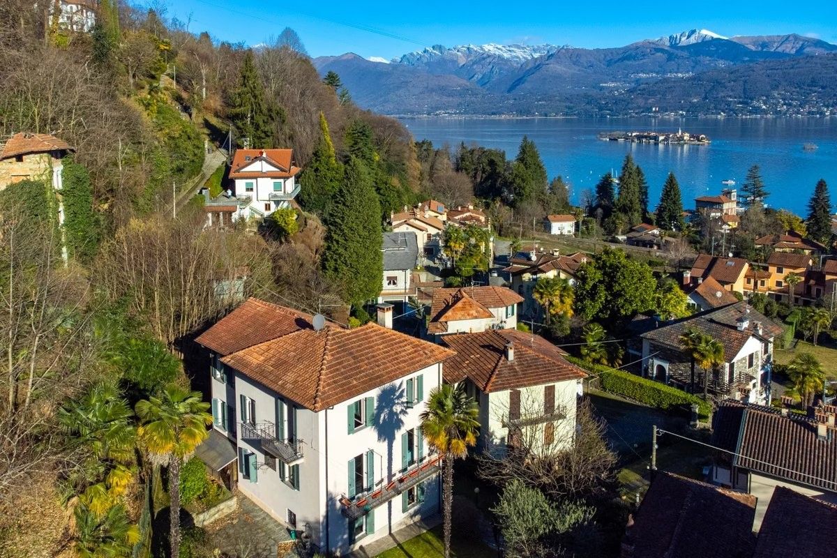 Images Villa in Stresa met uitzicht op de Borromeïsche eilanden