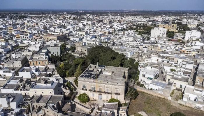 Kasteel te koop Manduria, Puglia,  Italië