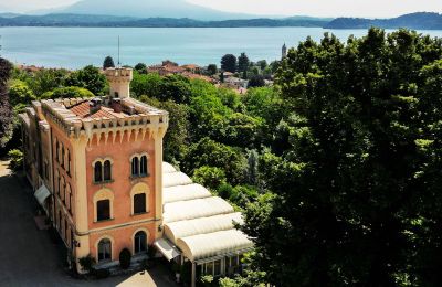 Vastgoed, Neoromaans kasteel in Lesa aan het Lago Maggiore