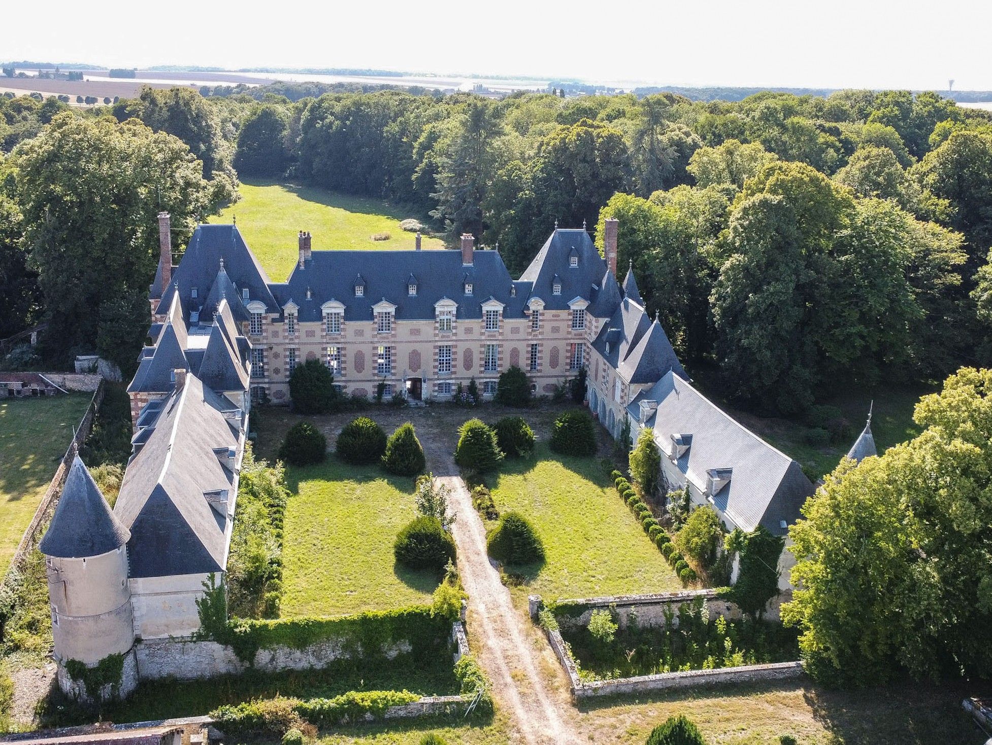 Château Louis XIII: kasteel in Normandië bij Parijs, Kasteel te koop