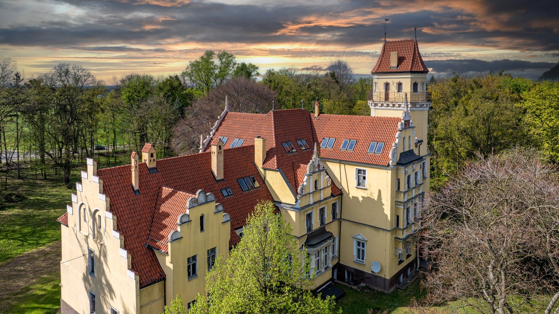 Images Kasteel Ornontowice in Polen, Silezië