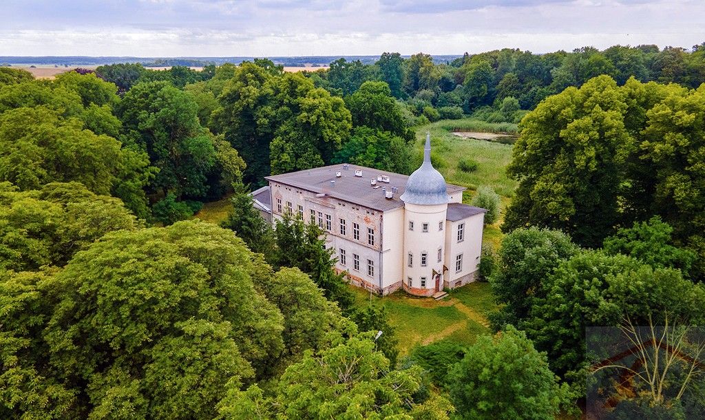 Images West-Pommeren: Landhuis met vijver en bos