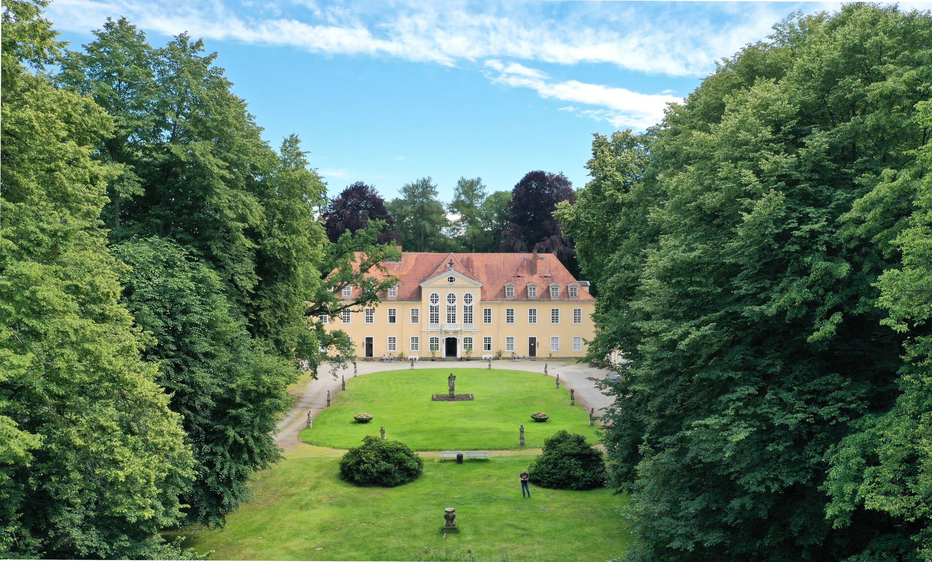 Barok kasteel met historische balzaal bij Dresden, Kasteel te koop