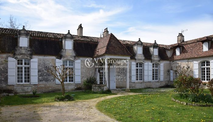 Kasteel te koop Monflanquin, Nouvelle-Aquitaine,  Frankrijk