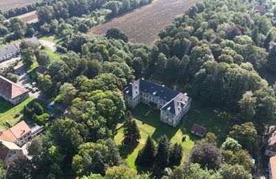 Vastgoed, Kasteel Meffersdorf in Neder-Silezië - Pałac w Pobiednej