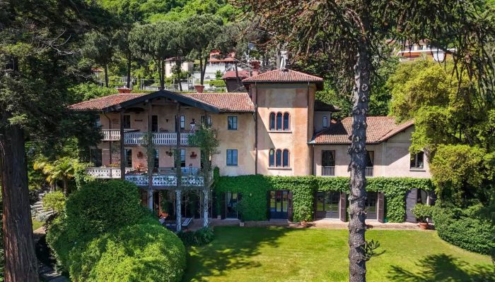 Historische villa te koop Belgirate, Piemonte,  Italië