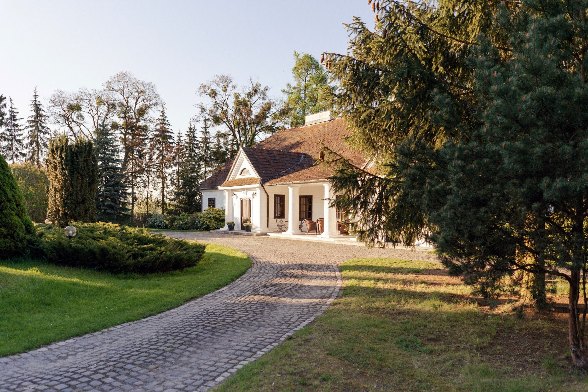 Images Pools landhuis in het noordwesten van Warschau