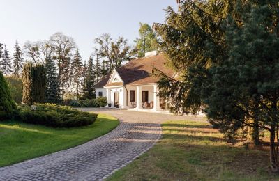 Vastgoed, Pools landhuis in het noordwesten van Warschau