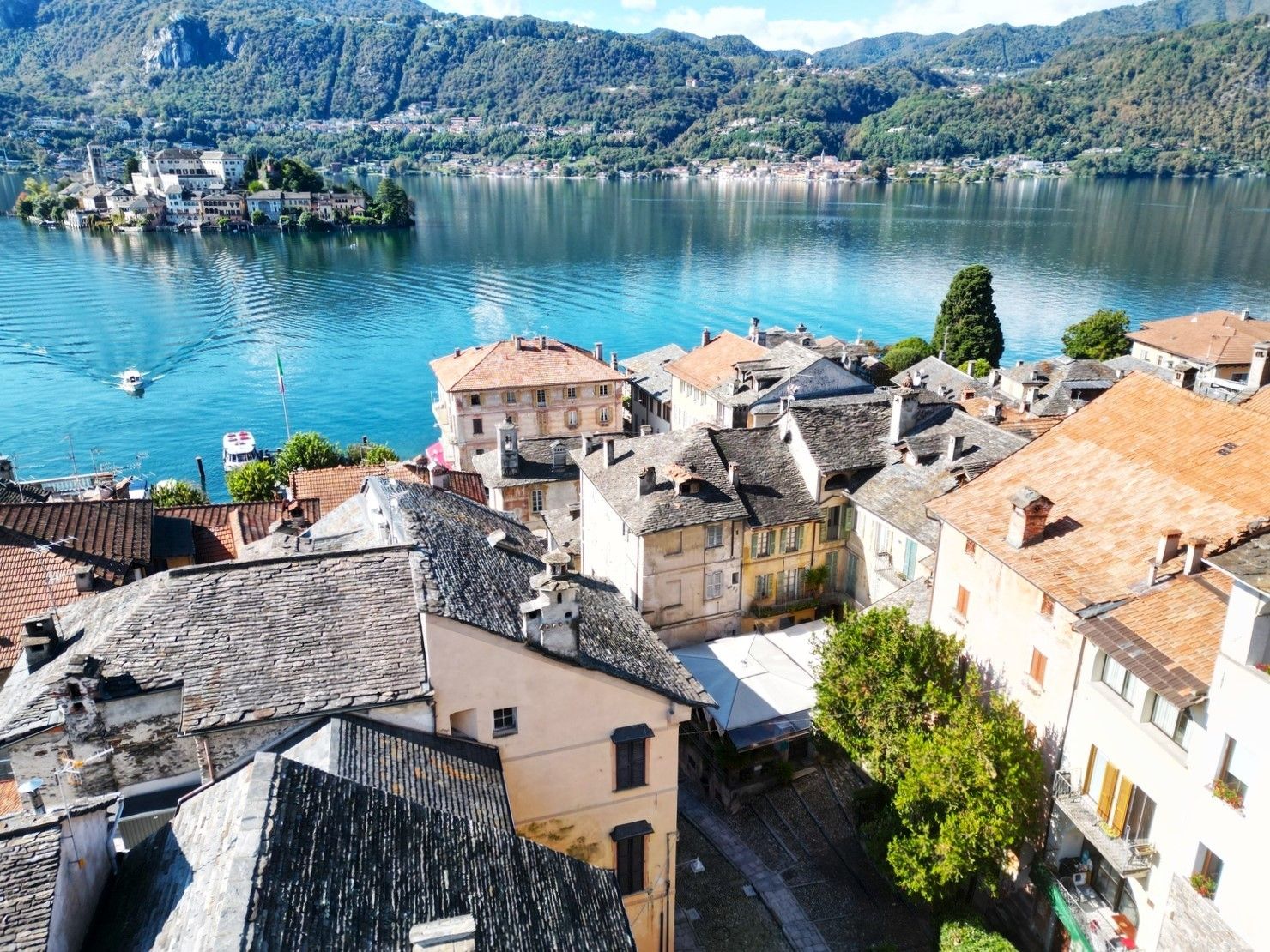 Images Historisch huis in Orta San Giulio aan het Ortameer