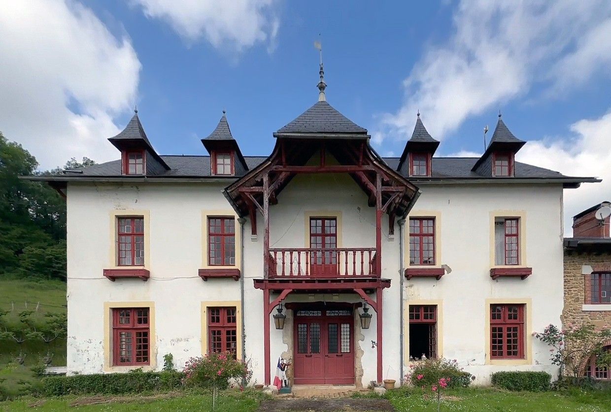 Images Zuid-Frankrijk: Landhuis met manege bij Pau