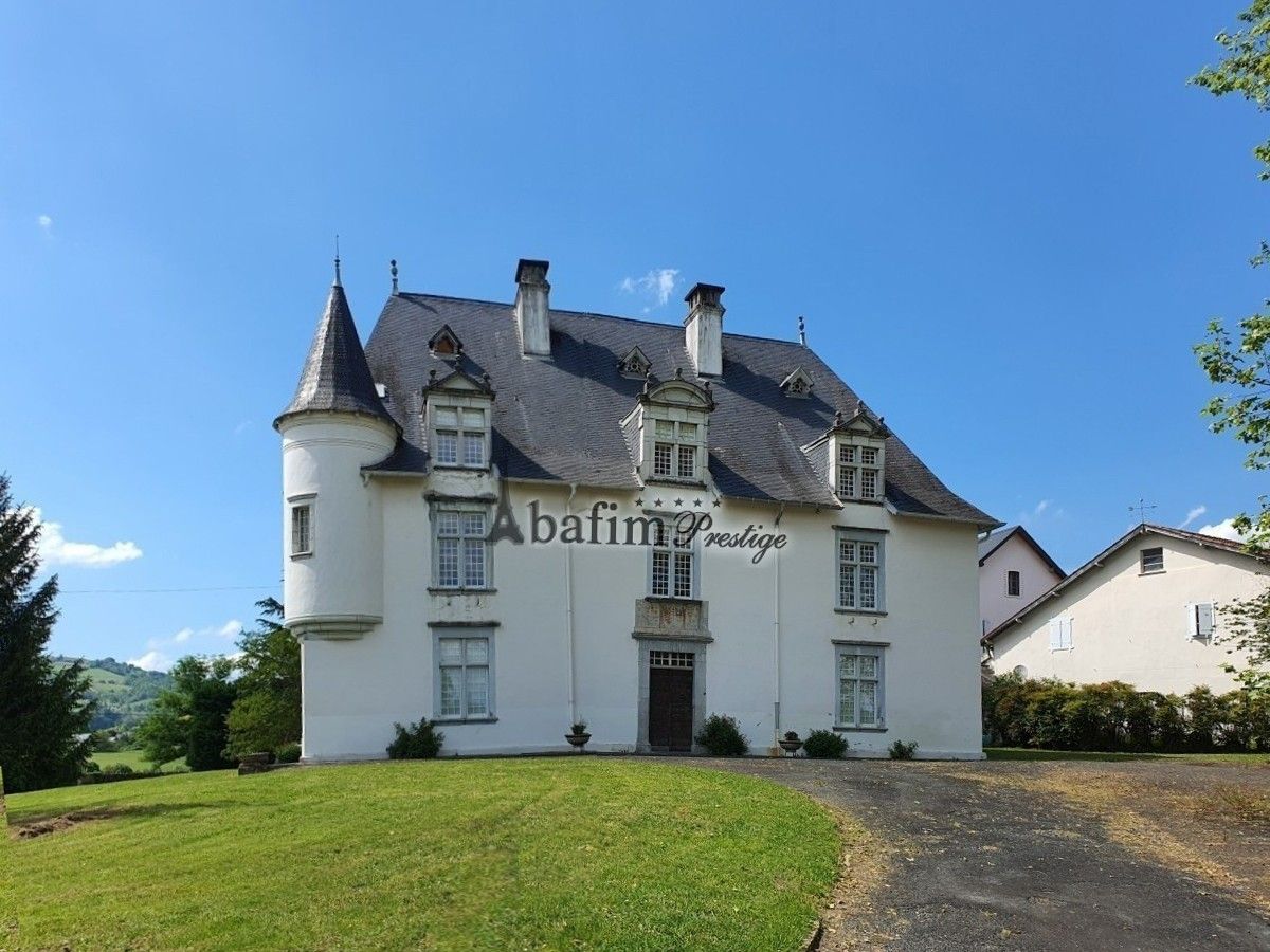 Images Kasteel in de Pyreneeën met panoramisch uitzicht