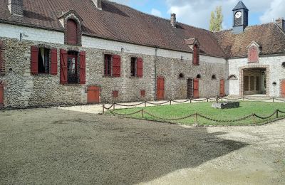 Kasteel te koop Bourgogne-Franche-Comté, Bijgebouw